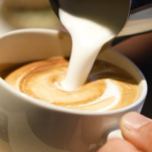 🥨 TREIBER ❤️ HOCHLAND ☕️

Wir LIEBEN Kaffee! 

Daher haben wir zusammen mit @hochlandkaffee einen Kaffee entwickelt, der...